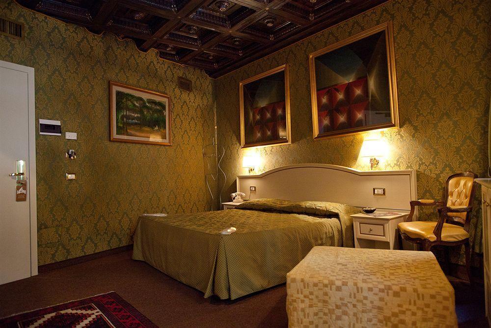 Affittacamere Residenza Canova Tadolini 4*